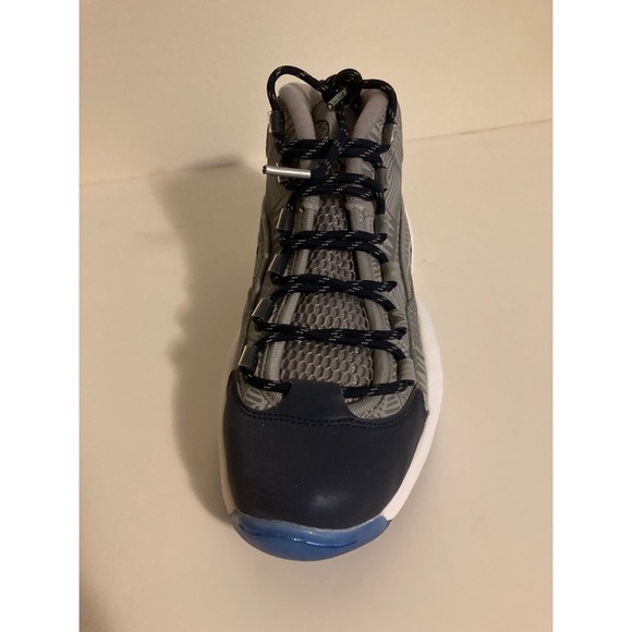 NWT Navy & Gray Reebok Question Mid Major ‘Georgetown’ Size 7 - Picture 2 of 5